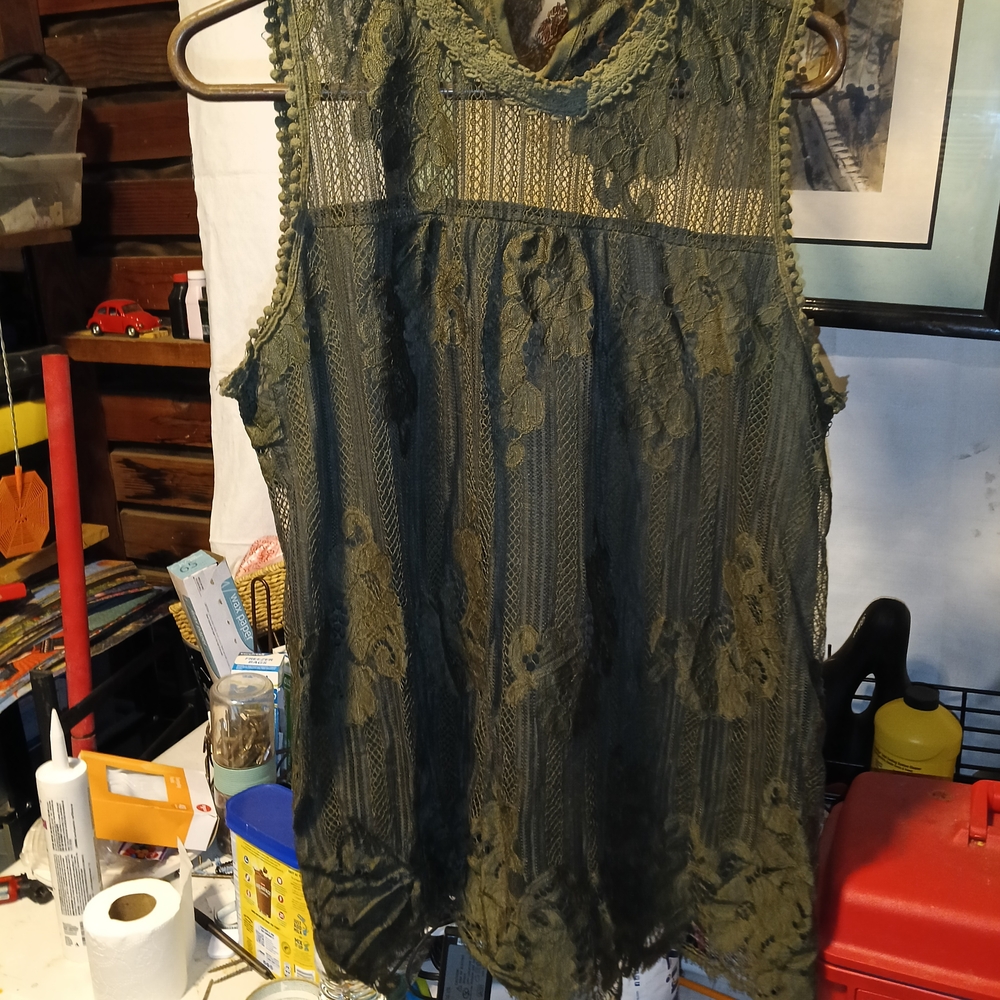 Elegant Lace Sleeveless Top - Olive Green